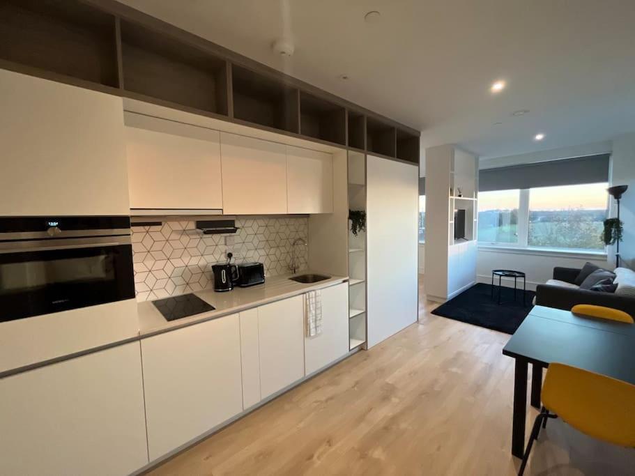 Appartamento Luxx & Suites, London Heathrow Airport, Terminal 4, Piccadilly Underground Train Station Nearby! Hillingdon