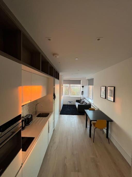 Luxx & Suites, London Heathrow Airport, Terminal 4, Piccadilly Underground Train Station Nearby!