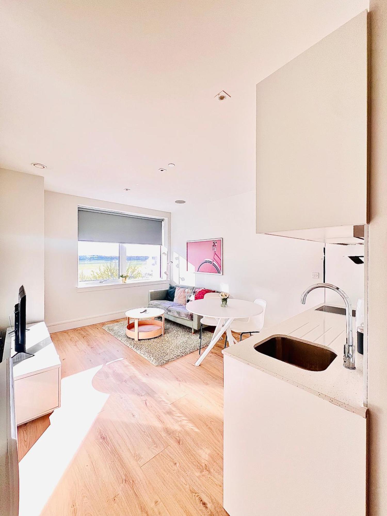 Appartamento Luxx & Suites, London Heathrow Airport, Terminal 4, Piccadilly Underground Train Station Nearby! Hillingdon